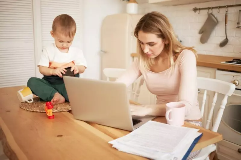 30% matek małych dzieci nie pracuje zawodowo